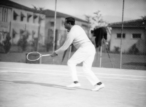 Babe on the court, view 2