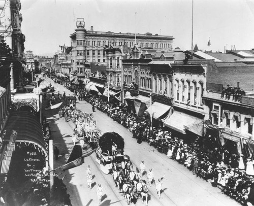 La Fiesta de las Flores parade on Spring Street 1903