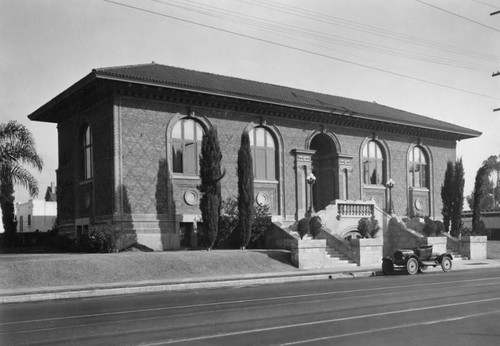 Cahuenga Branch Library