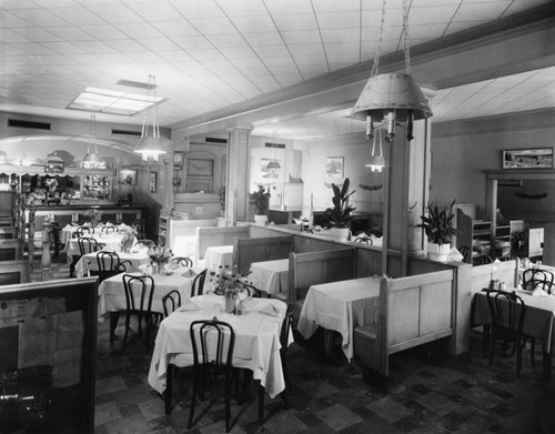 Rene & Jean, interior