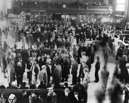 Mexicans returning home by train