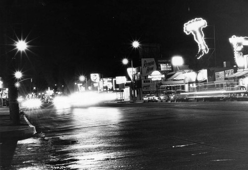 Ventura Boulevard in Sherman Oaks at night