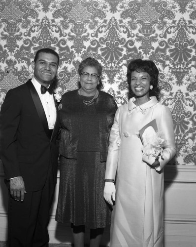Black-tie banquet for Billy G. Mills