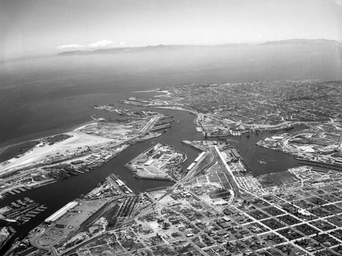 Los Angeles Harbor and Pacific Ocean, looking southwest