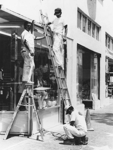 Hollywood Boulevard shop gets face-lift