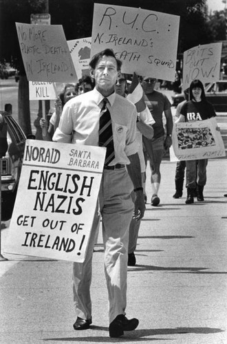 Protesting British occupation of Northern Ireland