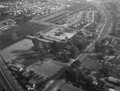 Walnut Grove Avenue and Grand Avenue, Rosemead, looking south