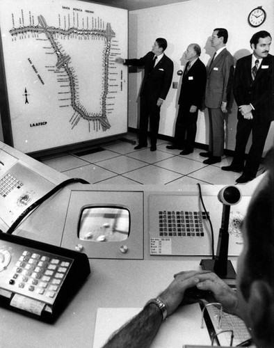 Reagan looks at freeway monitor system