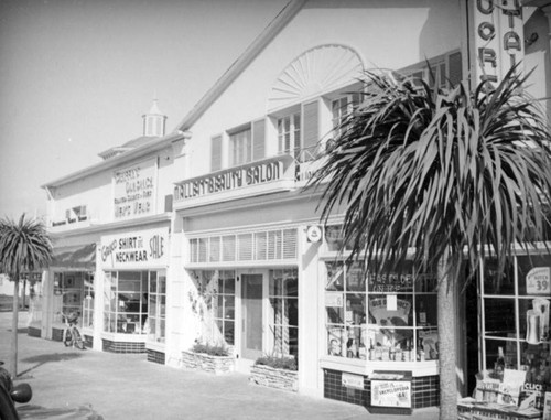 Mallett Beauty Salon in Leimert Park