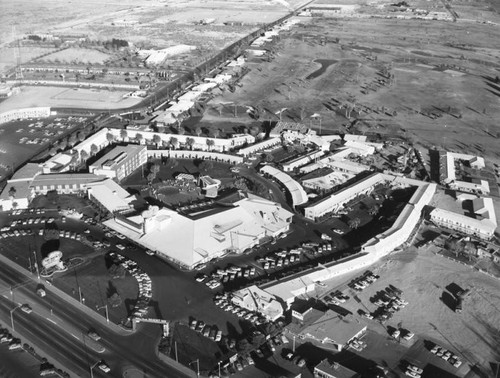 Wilbur Clark's Desert Inn Hotel, Las Vegas Boulevard, looking northeast