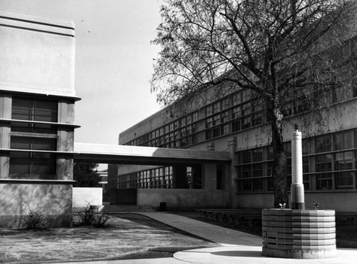 Manual Arts High School, outer corridor