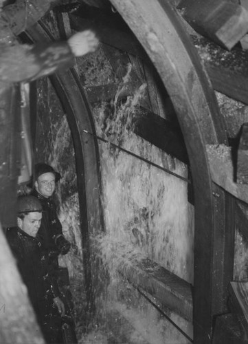 Mono Crater tunnel