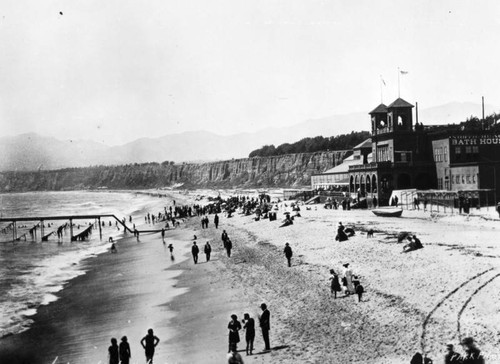 North Beach Bath House on the beach