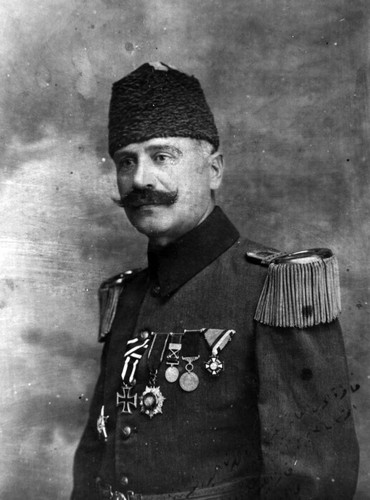 Man in Turkish military uniform circa 1910