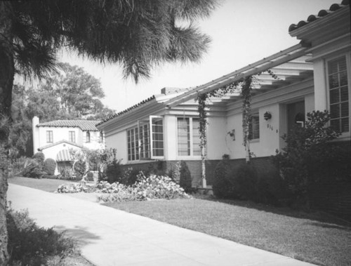 Houses on Mountain Street in Glendale