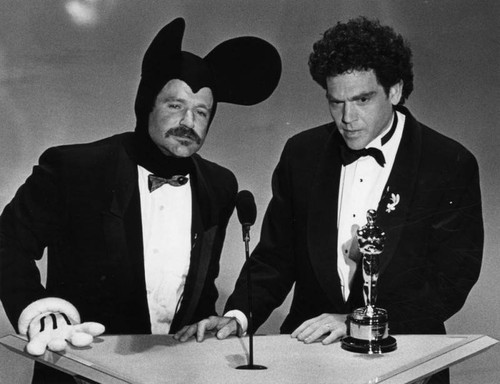 Robin Williams and Charles Fleischer presenting award