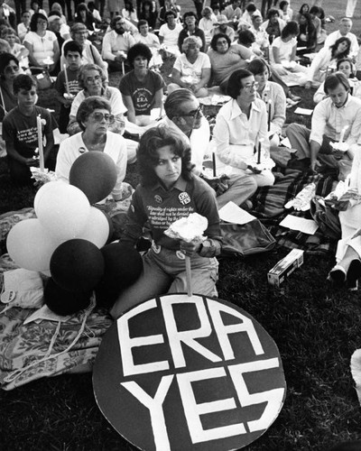 ERA demonstrates at Reagan's headquarters