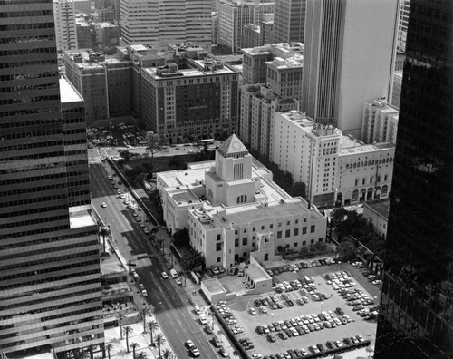 Central Library from the Bonaventure Hotel