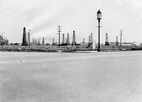 Oil field, Wilshire and Curson