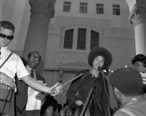 Thousands protest Black Panther Raid, City Hall