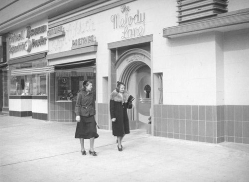 Stores & Melody Lane, Miracle Mile