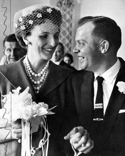 Miss Valentine, Paul Mueller marry