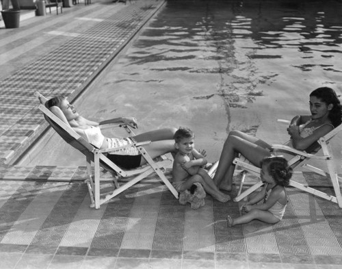 Model Mothers at the Ambassador Hotel, view 2