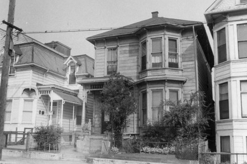 Apartments on N. Bunker Hill Avenue