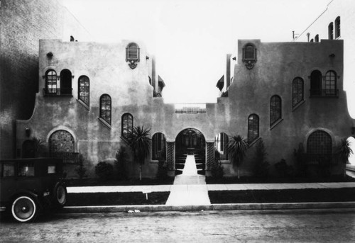 Courtyard apartment building on Shatto Place