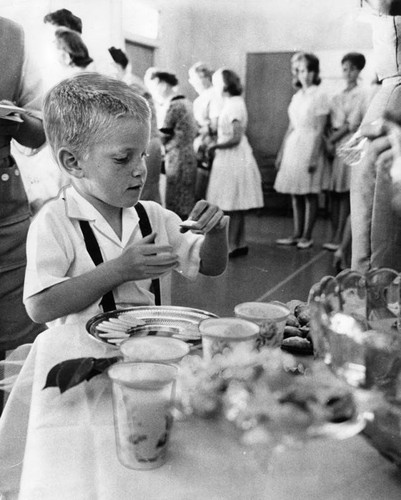 N. H. Congregational mother-daughter tea