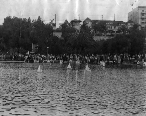 Thousands watch model yacht races