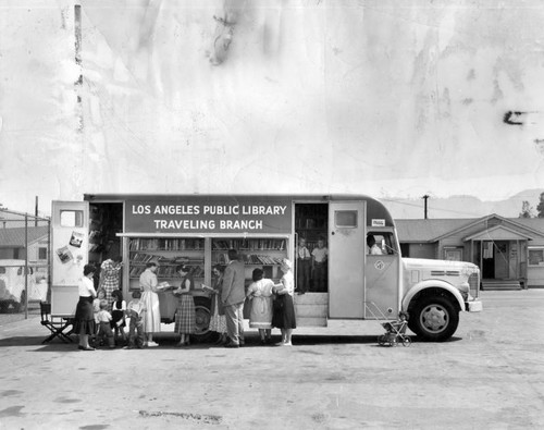 Traveling branch library