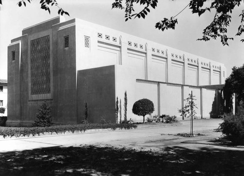 Cal Tech building, exterior