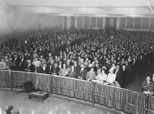 Evening Herald oratorical contest audience