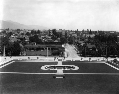 Front lawn, Merritt's residence