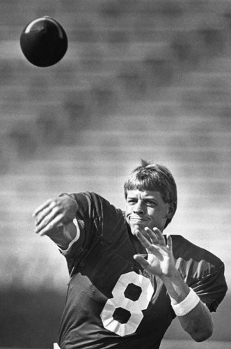 Aikman warms up his arm