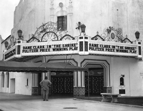 Carthay Circle Theatre entrance