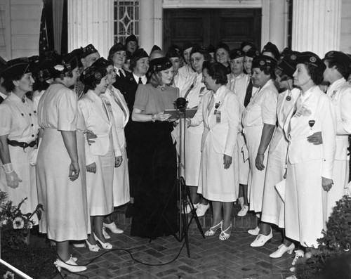 Marion Davies and the women of the American Legion