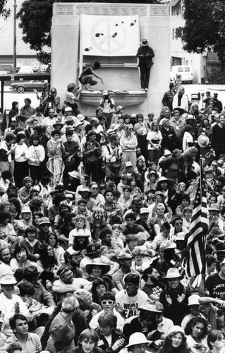 Peace marchers at City Hall