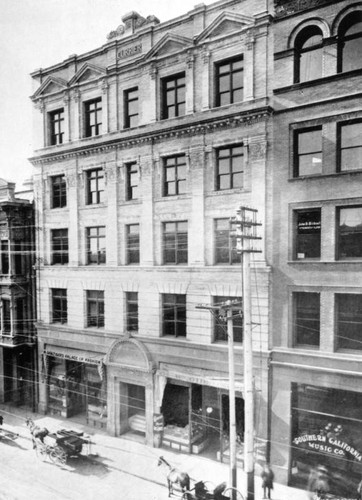 Currier building, exterior