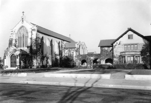 Holy Faith Episocpal Church, exterior