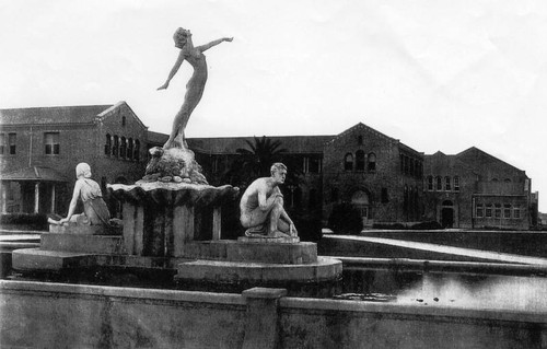 Fountain at Venice High School