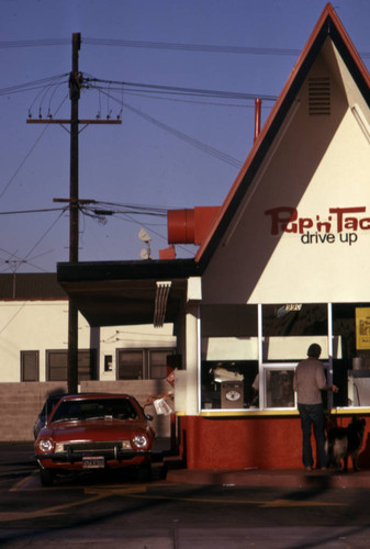 Pup 'n' Taco, Hollywood