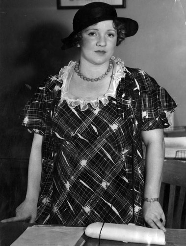 Mary Miles Minter in theft dispute