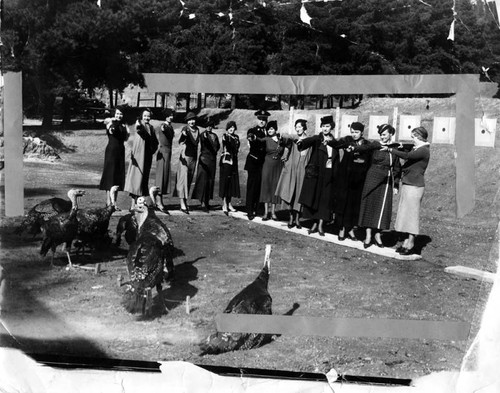 Women at the police pistol range