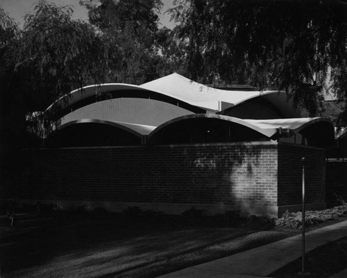 Woodland Hills Branch of the Los Angeles Public Library