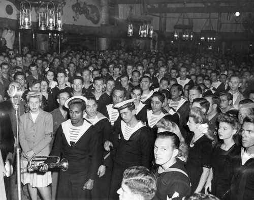 Crowd at the Hollywood Canteen