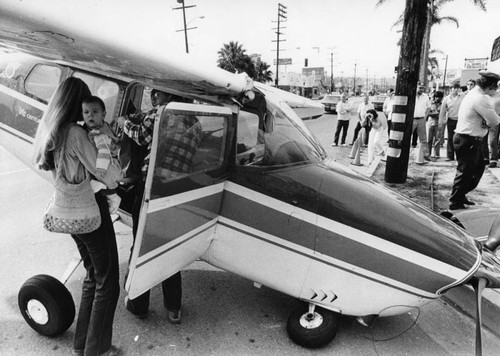 Passengers survive plane crash in Lomita