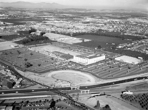 Euclid Street and Santa Ana Freeway, Anaheim, looking north