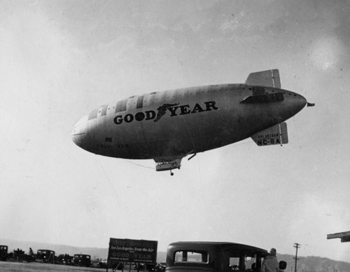 Blimp landing